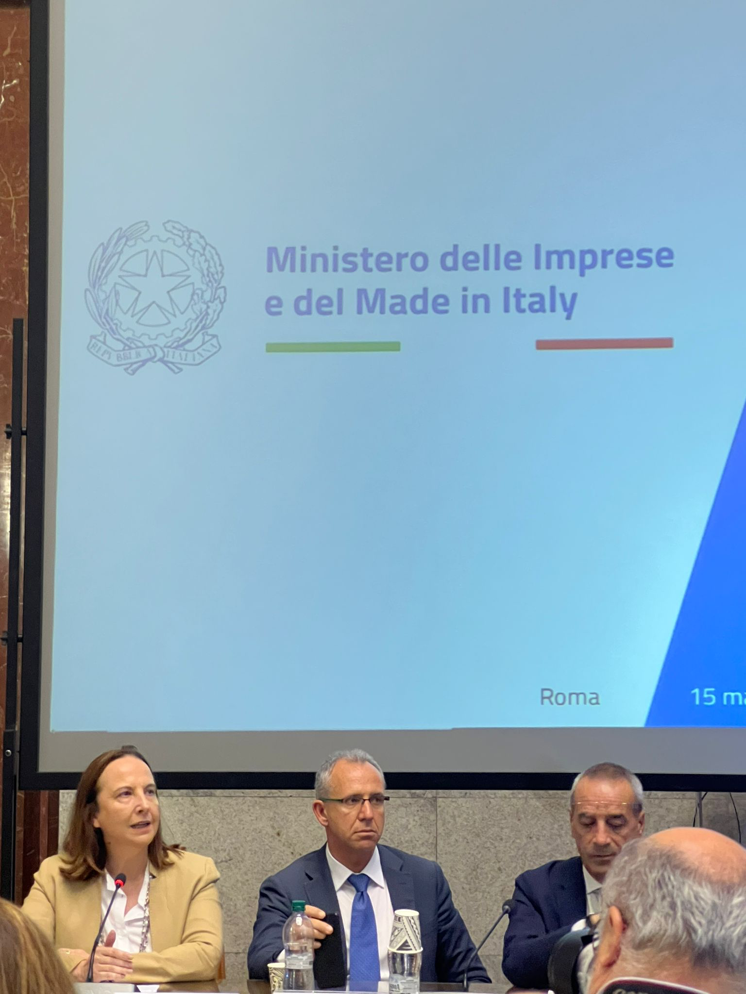 Mimit presentati ai distretti i contenuti della legge sullo spazio